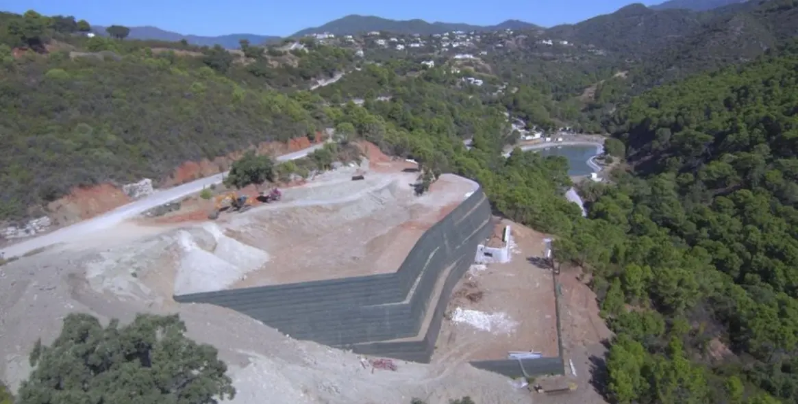 Sale of residential plot in Benahavís 9
