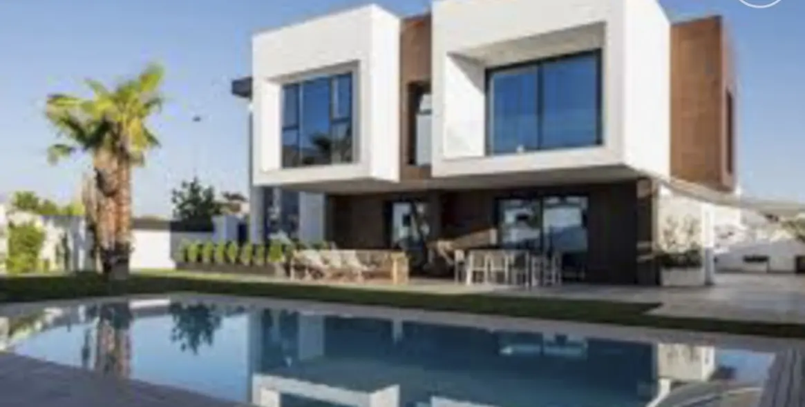 Sale of residential plot in Benahavís 11