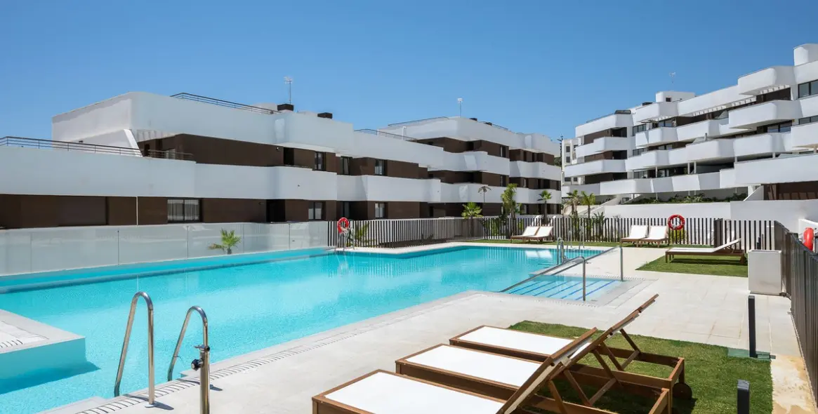 Sale of middle floor apartment in Estepona 33