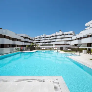Venta de apartamento en planta media en Estepona
