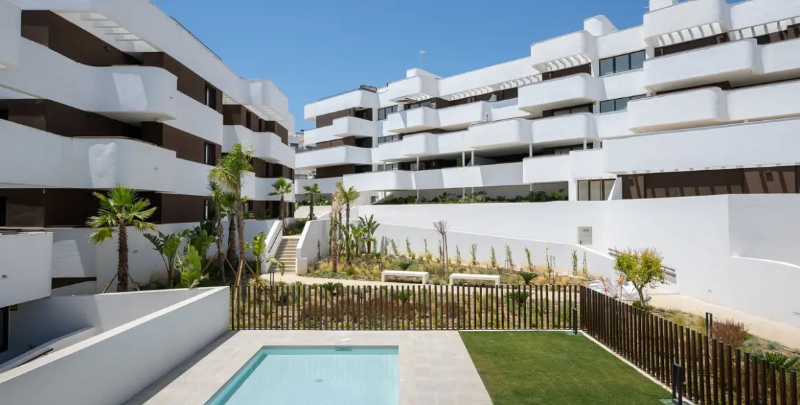 Продажа апартаментов на среднем этаже в Estepona 26