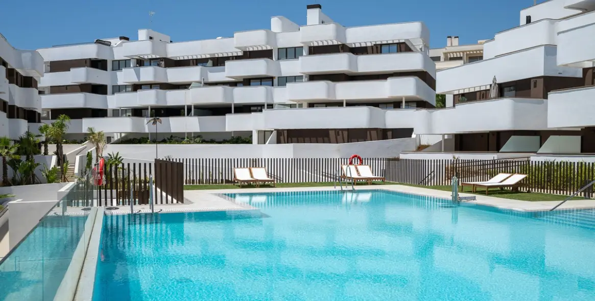 Продажа апартаментов на среднем этаже в Estepona 43