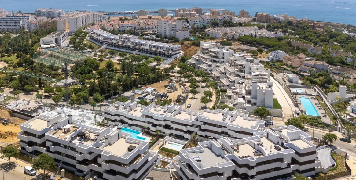 Продажа апартаментов на среднем этаже в Estepona 54