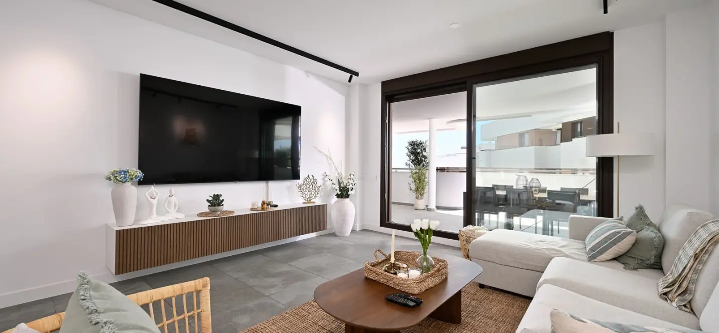 Sale of middle floor apartment in Estepona 4