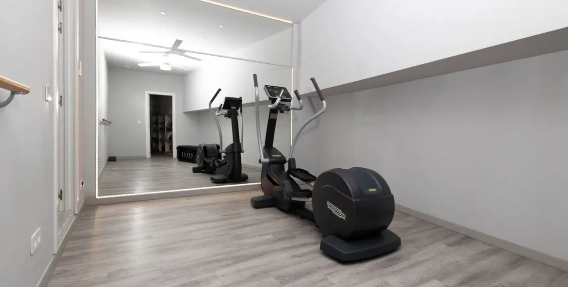 Продажа дома на две семьи в Calahonda 19