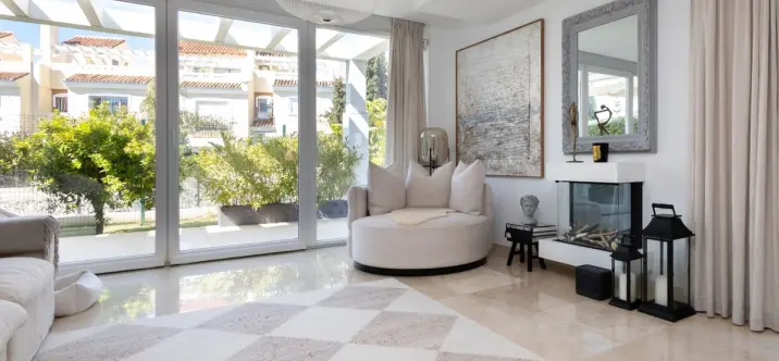 Sale of semi-detached house in Calahonda 3