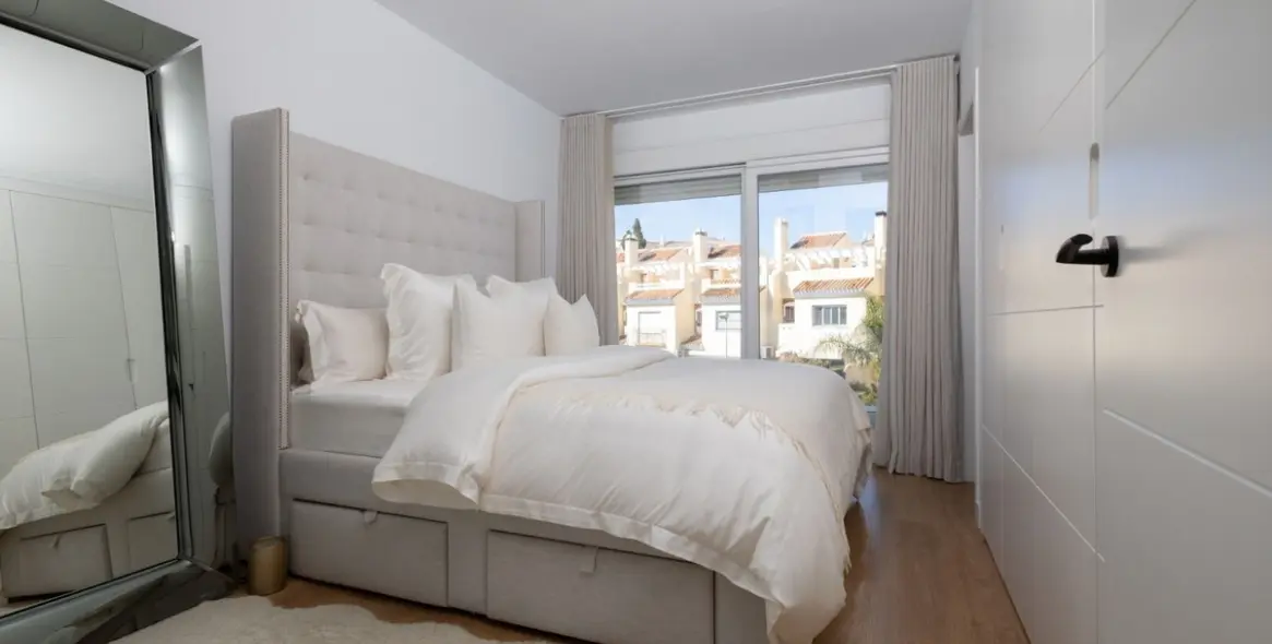 Sale of semi-detached house in Calahonda 11