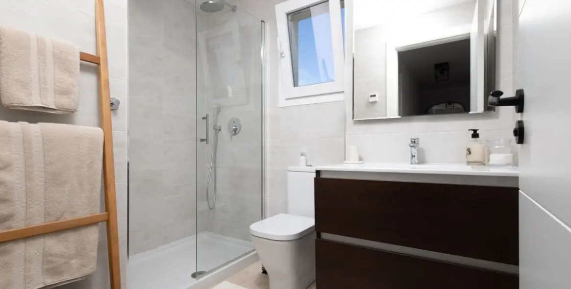 Продажа дома на две семьи в Calahonda 23