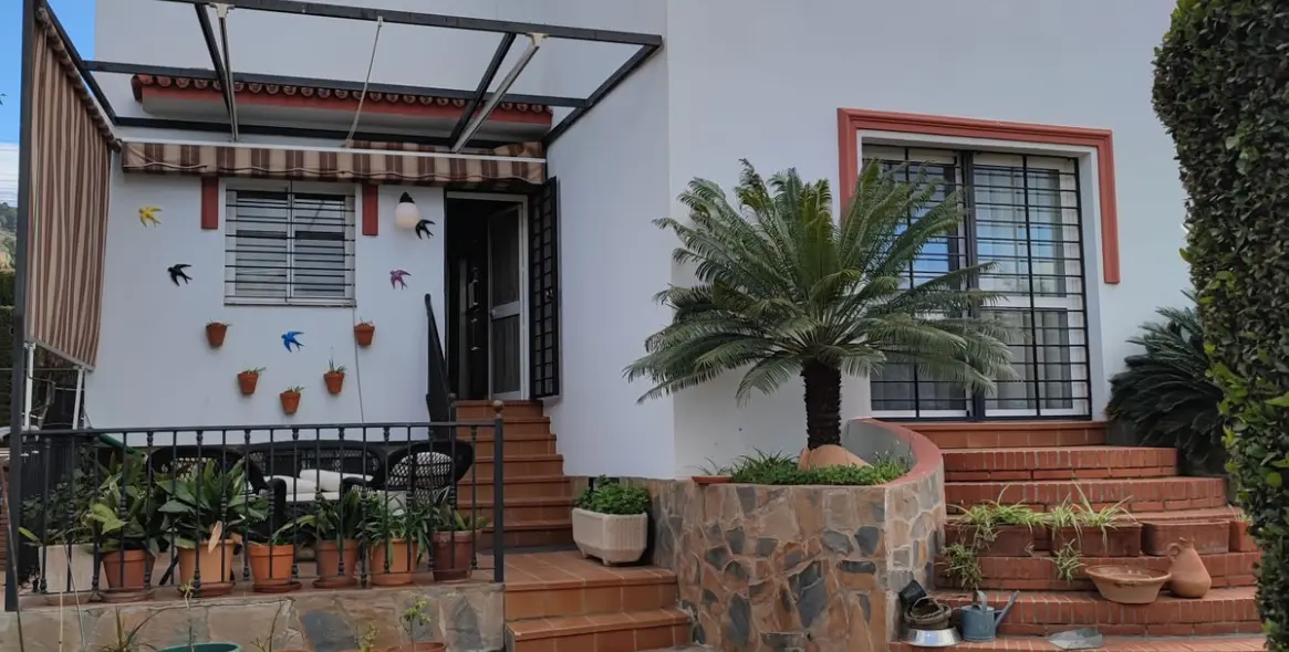 Sale of detached villa in Alhaurín de la Torre 1