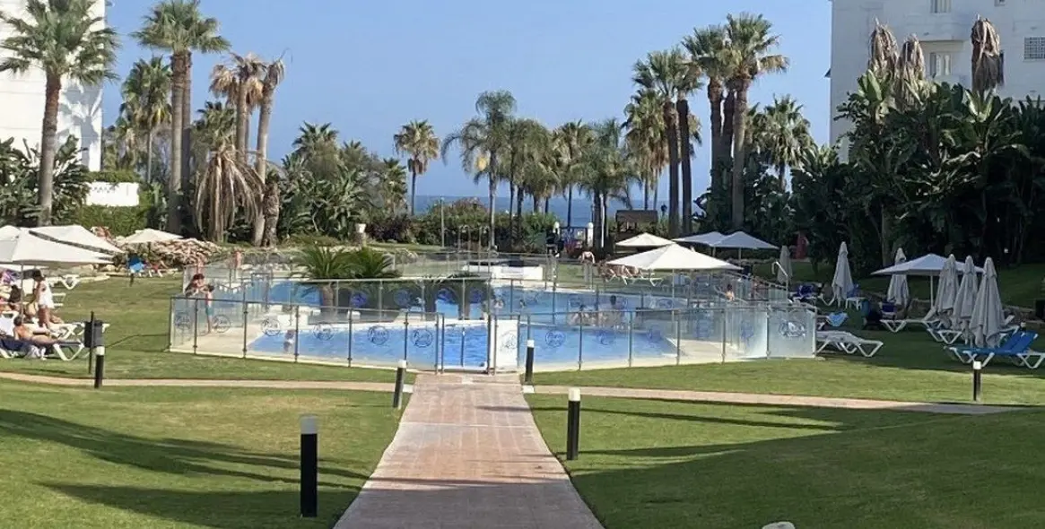 Sale of ground floor apartment in Puerto Banús 1