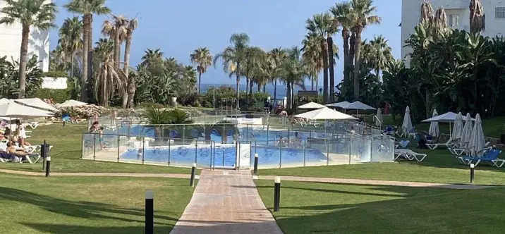 Sale of ground floor apartment in Puerto Banús 0