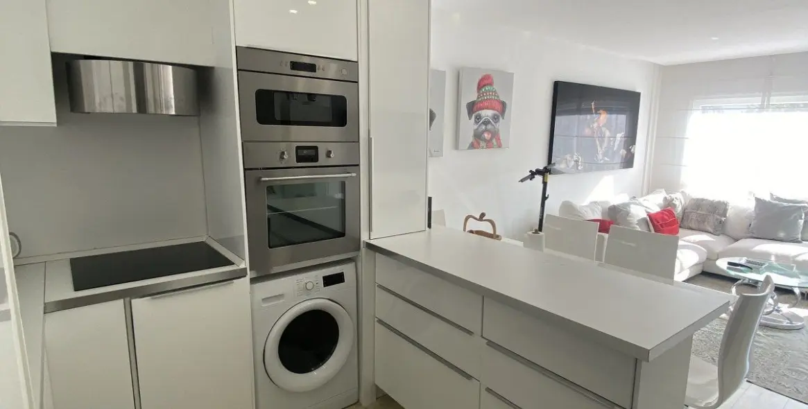 Sale of ground floor apartment in Puerto Banús 5