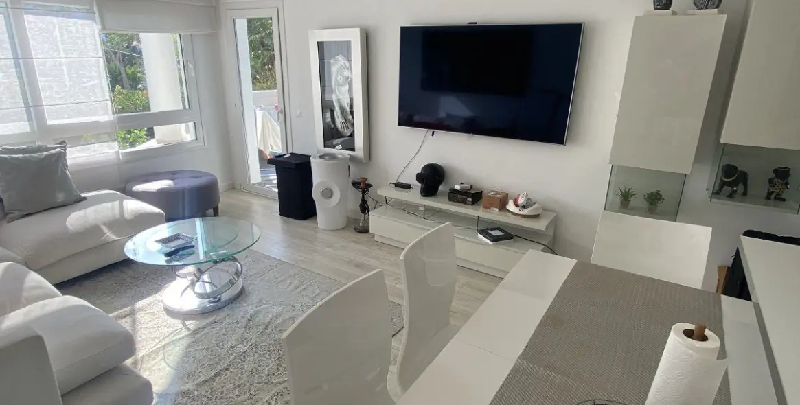 Sale of ground floor apartment in Puerto Banús 10