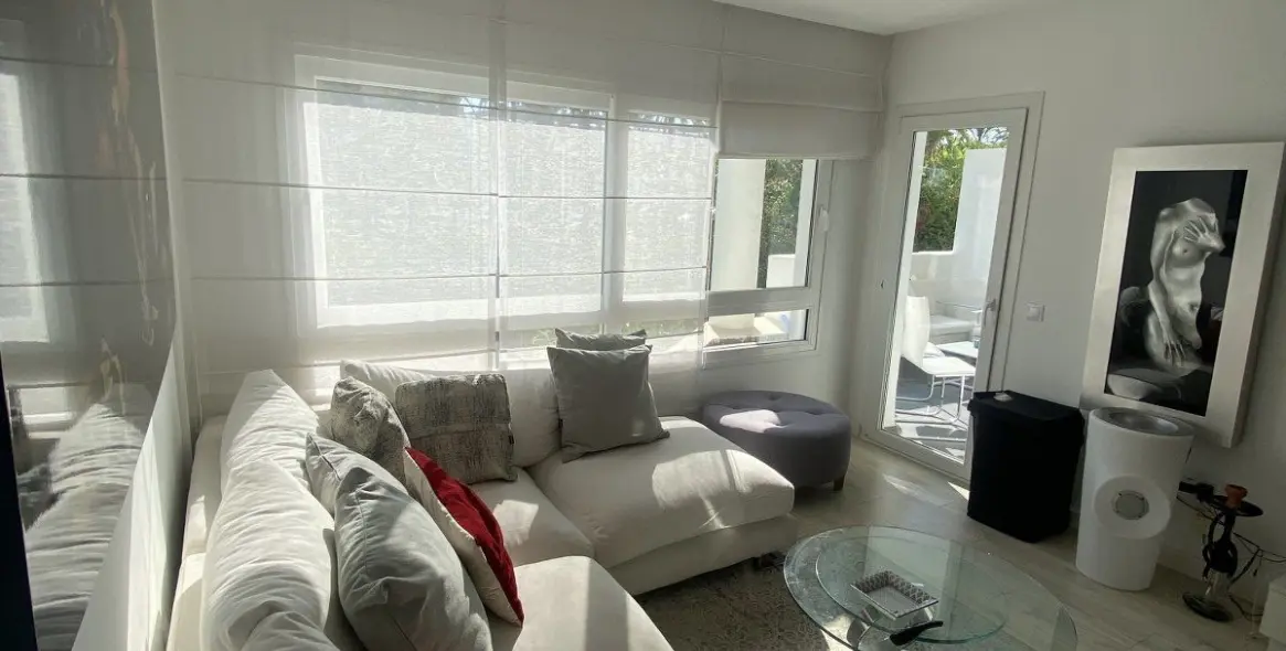 Sale of ground floor apartment in Puerto Banús 12