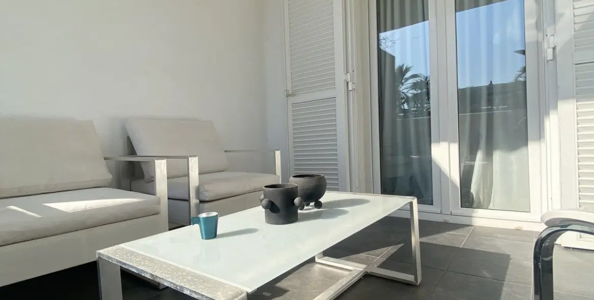 Sale of ground floor apartment in Puerto Banús 16