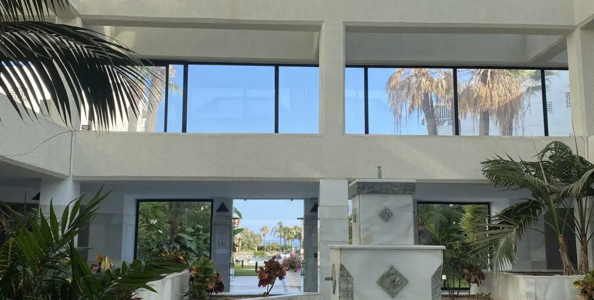 Sale of ground floor apartment in Puerto Banús 38