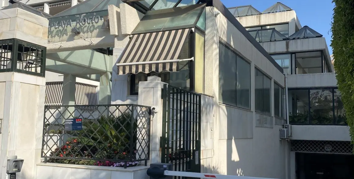 Sale of ground floor apartment in Puerto Banús 39