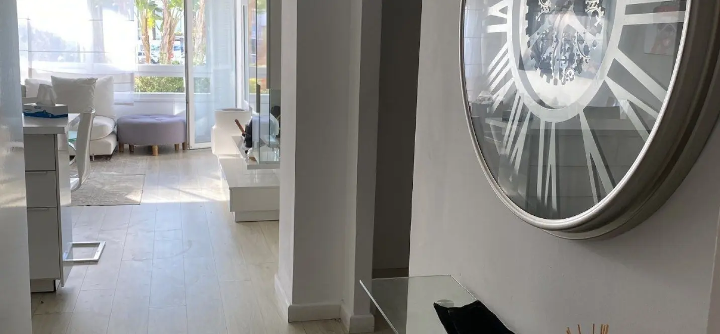 Venta de apartamento en planta baja en Puerto Banús 1
