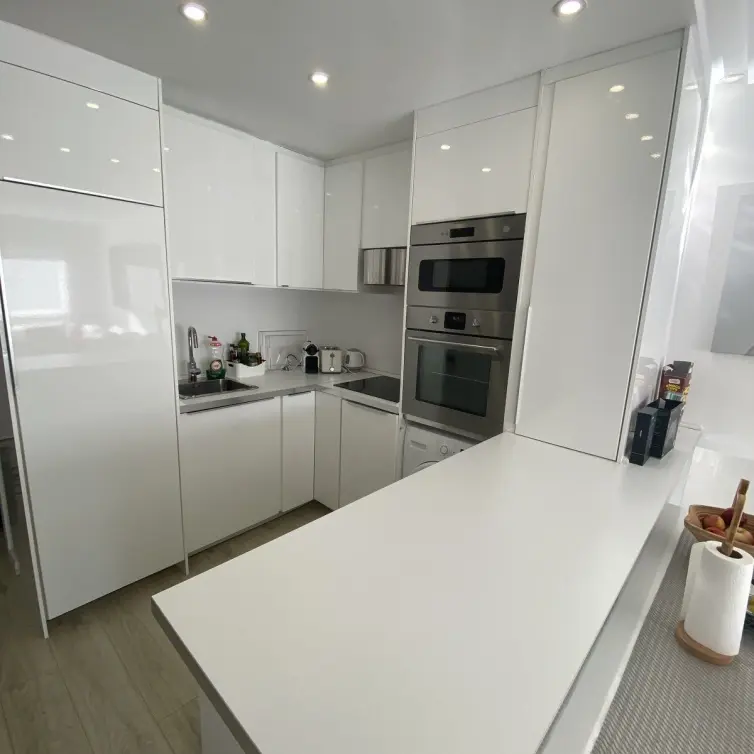Venta de apartamento en planta baja en Puerto Banús