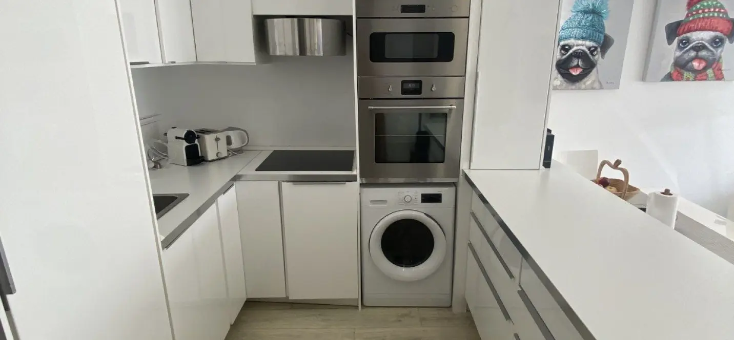 Venta de apartamento en planta baja en Puerto Banús 3