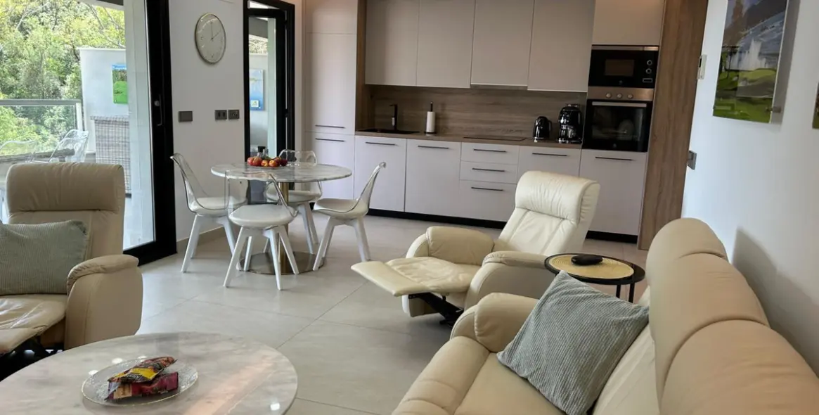 Sale of middle floor apartment in La Quinta 3