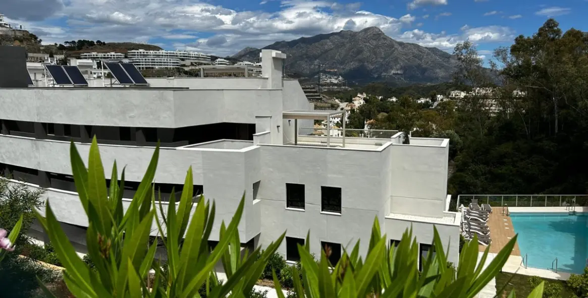 Sale of middle floor apartment in La Quinta 8