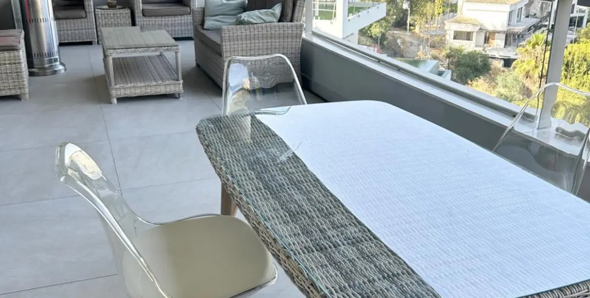 Sale of middle floor apartment in La Quinta 21