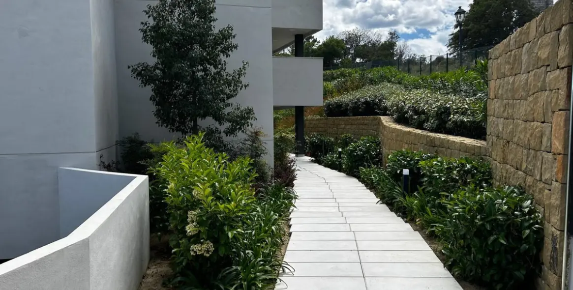 Sale of middle floor apartment in La Quinta 22