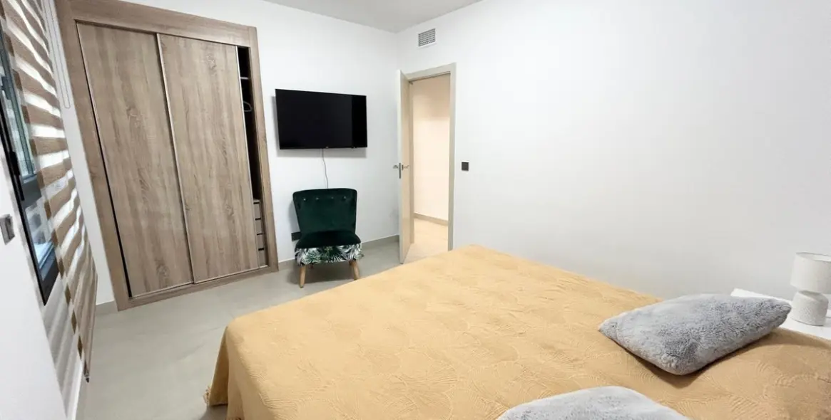 Sale of middle floor apartment in La Quinta 23