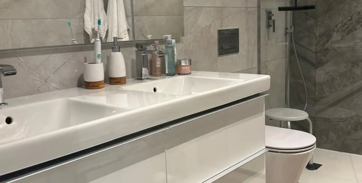 Sale of middle floor apartment in La Quinta 30