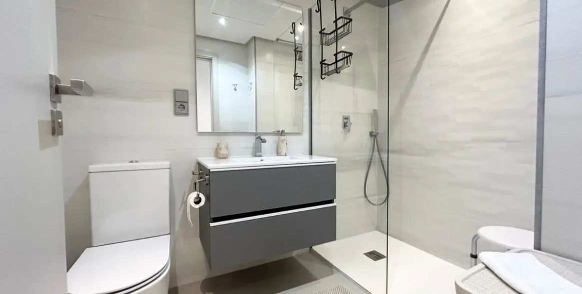 Sale of middle floor apartment in La Quinta 36