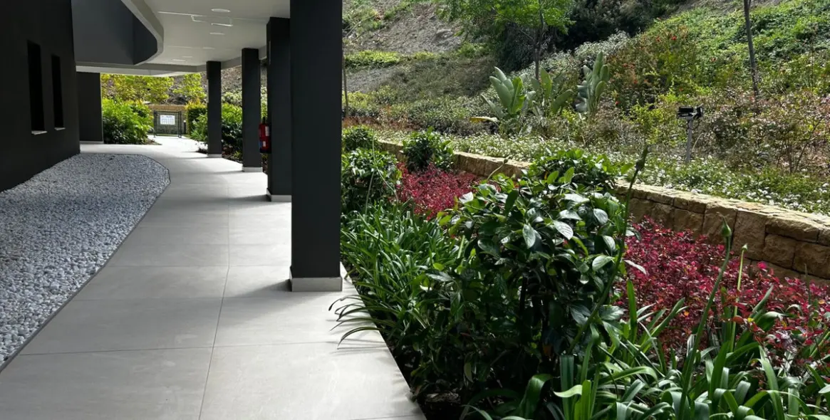 Sale of middle floor apartment in La Quinta 42