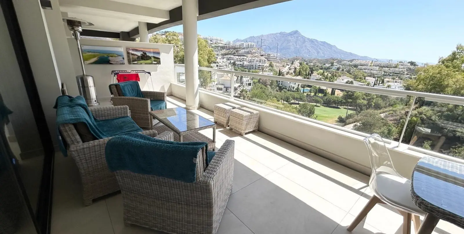Sale of middle floor apartment in La Quinta 1