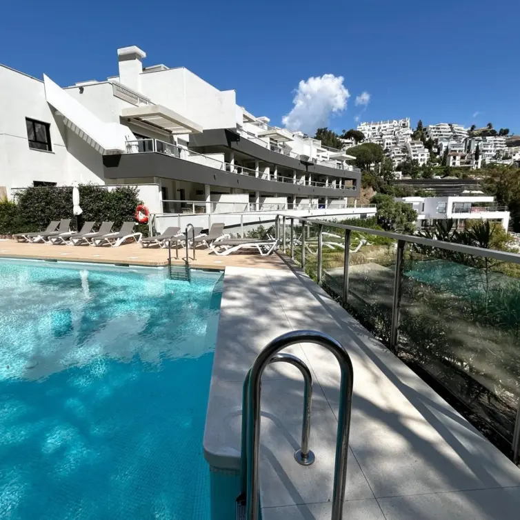 Sale of middle floor apartment in La Quinta