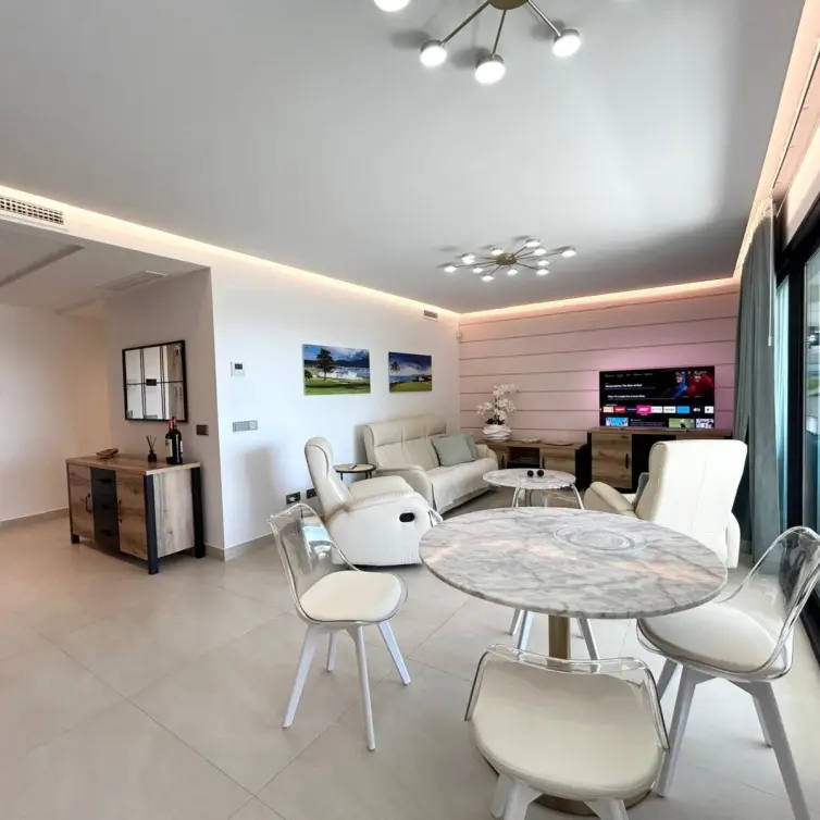 Sale of middle floor apartment in La Quinta