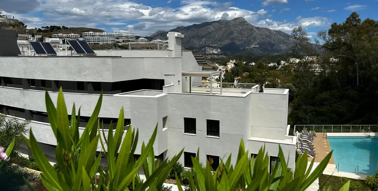 Sale of middle floor apartment in La Quinta 8