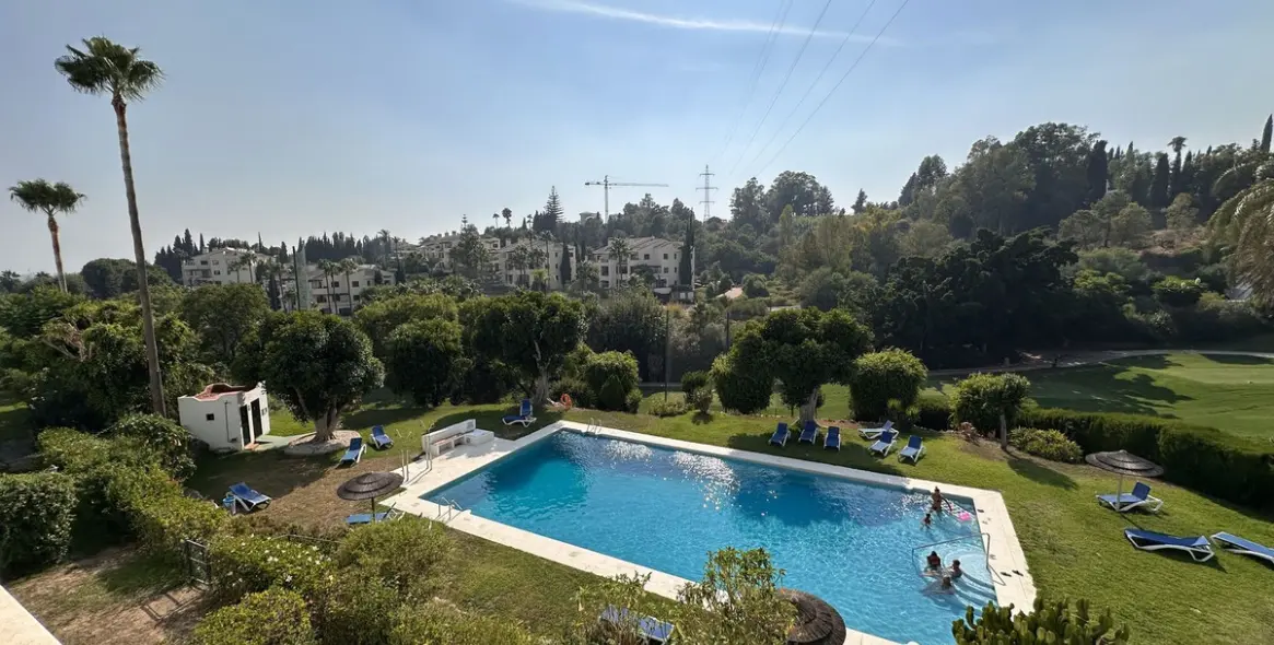 Sale of penthouse duplex in Benahavís (district Benahavís) 1