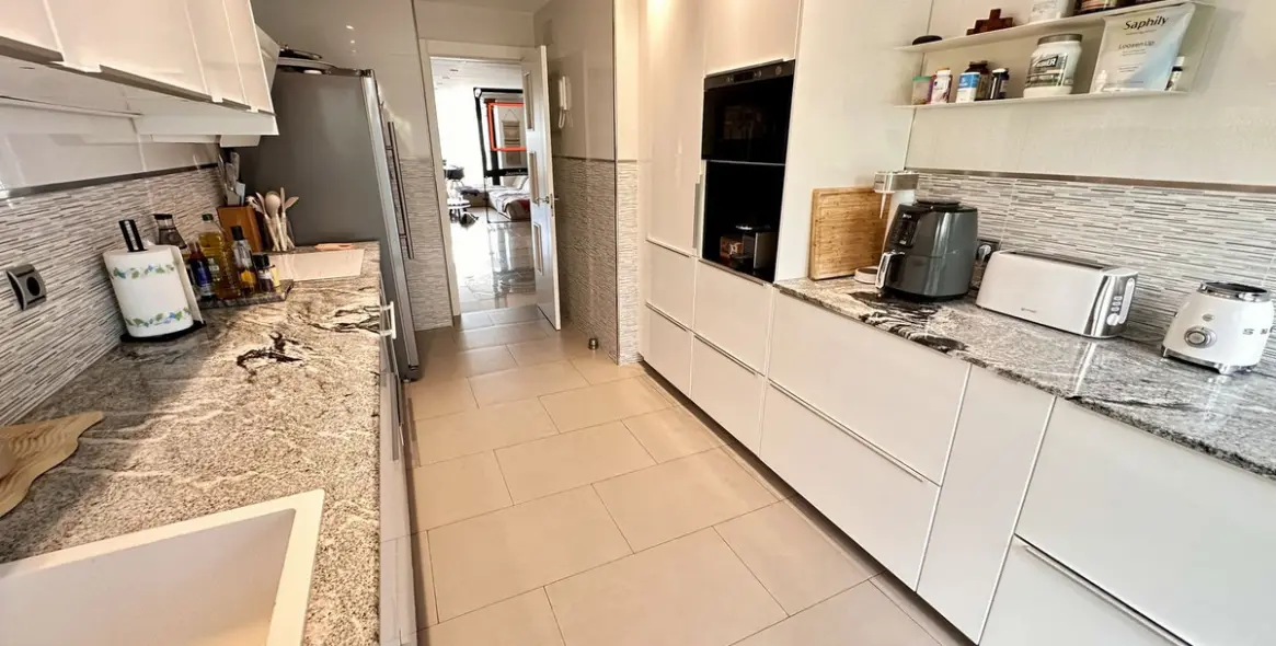 Sale of penthouse duplex in Benahavís (district Benahavís) 6