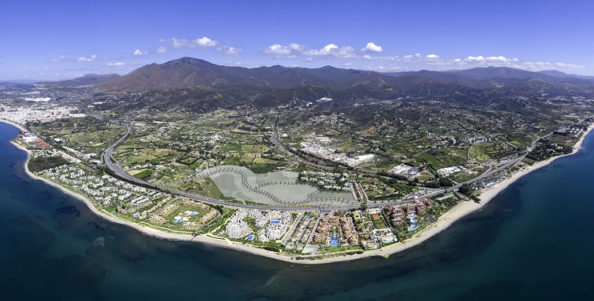 Продажа апартаментов на среднем этаже в Estepona 17