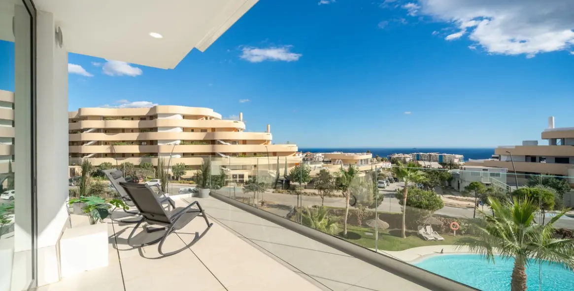 Venta de apartamento en planta media en Fuengirola 1