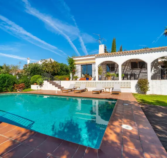 Oтдельно стоящая вилла R5198512