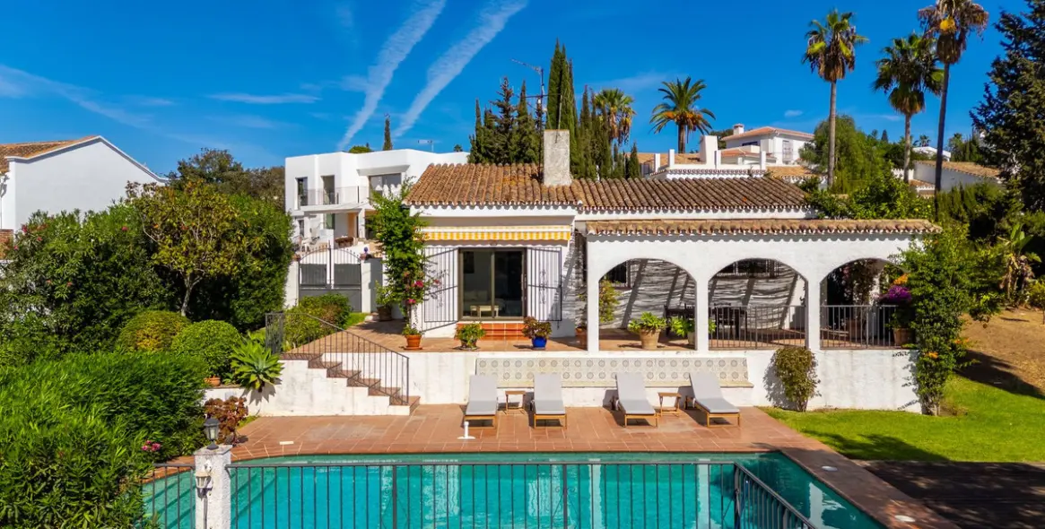 Продажа  отдельно стоящей виллы в Marbella East (район Elviria) 5