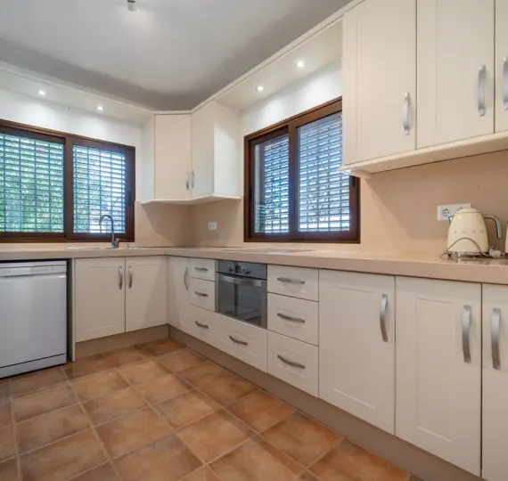 Oтдельно стоящая вилла R5198512