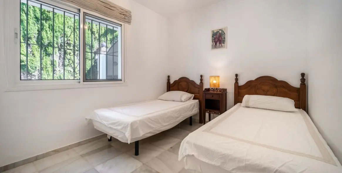 Продажа  отдельно стоящей виллы в Marbella East (район Elviria) 15