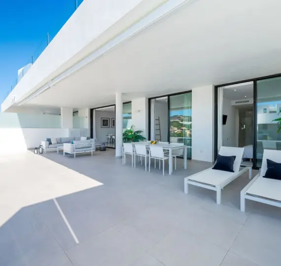 Продажа апартаментов на среднем этаже в Estepona