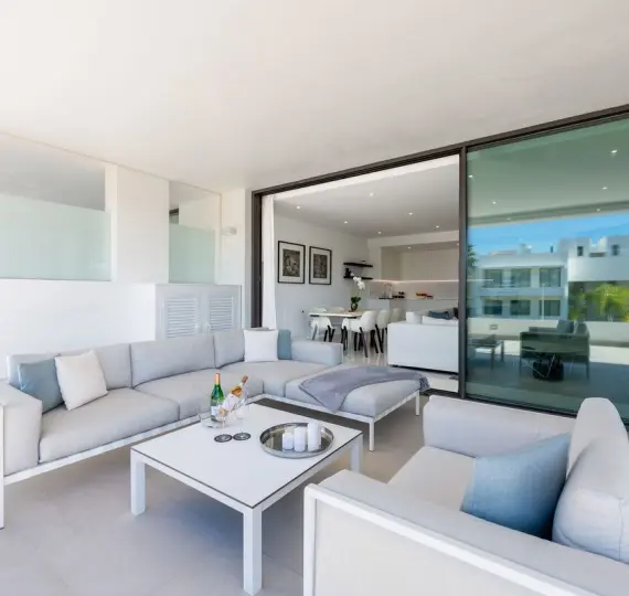 Продажа апартаментов на среднем этаже в Estepona