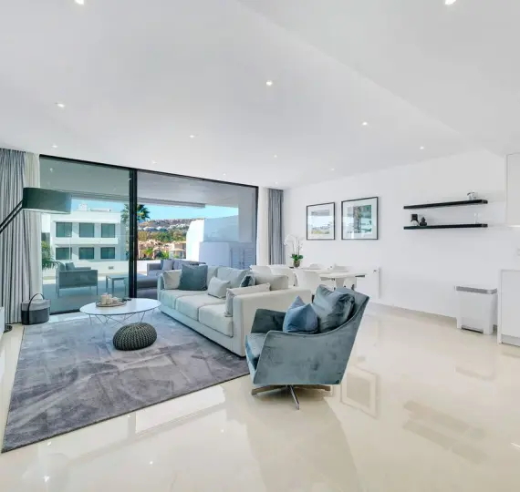 Продажа апартаментов на среднем этаже в Estepona