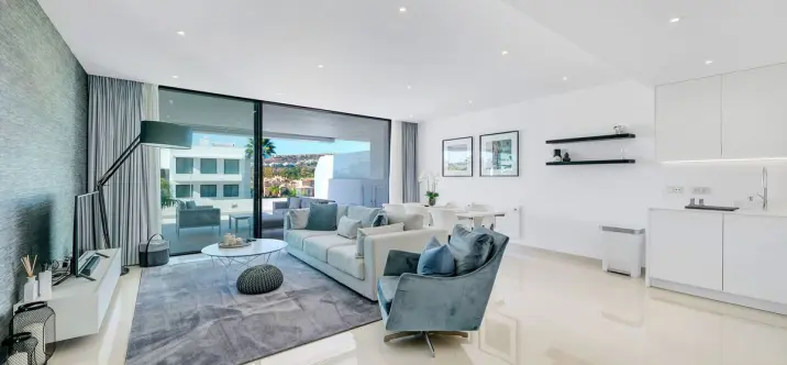 Продажа апартаментов на среднем этаже в Estepona 4