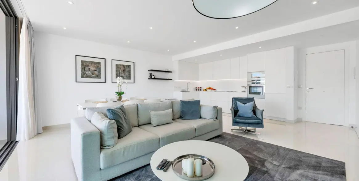 Продажа апартаментов на среднем этаже в Estepona 7