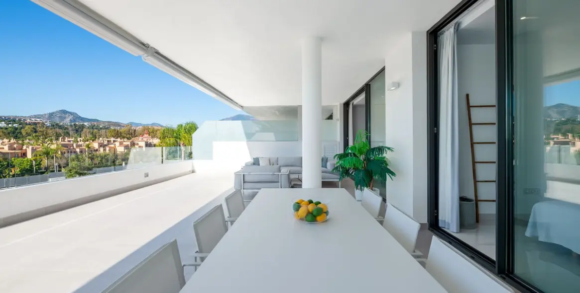 Продажа апартаментов на среднем этаже в Estepona 17